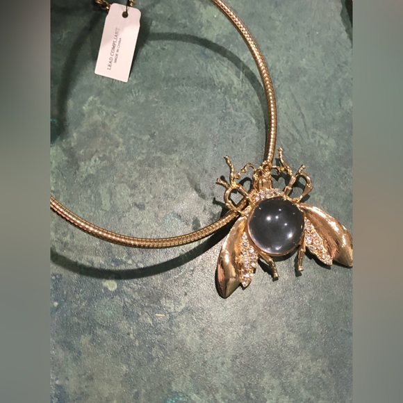 Natasha gold plated clear stone oversized bug pendant choker style necklace - Picture 4 of 10